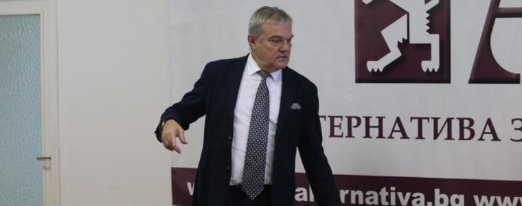 Румен Петков даде Джамбазки на прокуратурата, иска евродепутатския му имунитет