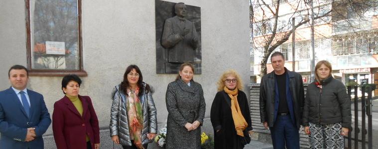 Министър Сачева почете паметта на Маестро Захари Медникаров в Добрич