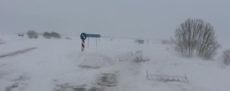 Снегонавявания в община Генерал Тошево затрудняват движението на автомобилите