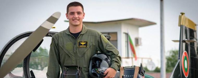 Летецът –пилот Янул Димитров от  Добрич  е подгласник на  „Студент на годината“ (ВИДЕО)
