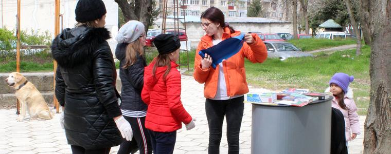 Деца и възрастни се включиха в инициативата „Книги за смет“ в Добрич
