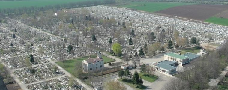 Община Добрич ще закупи още 2000 кв. м. за разширение на гробищния парк