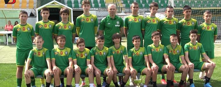 ФУТБОЛ: Набор 2008 на „Добруджа“ получи шампионска купа за първото си място (ВИДЕО)