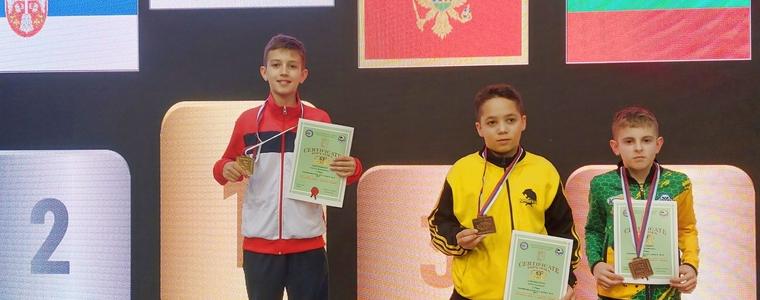 Състезател на КК „Добруджа“ с медал от силен международен турнир в Сърбия