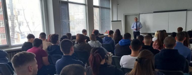 Ученици от Добрич се запознаха с трудовите правоотношения по време на лекция в Окръжен съд