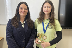 Яница Илиева от Генерал Тошево - за трета поредна година първа на „Spelling Bee” в Североизточна България (ВИДЕО)