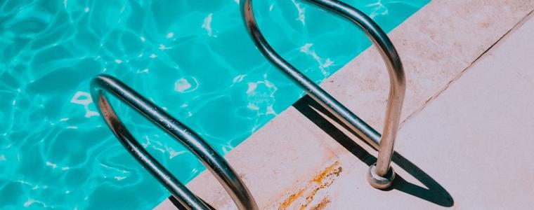 5 Незаменими химикали за басейни и как да Ги използваме правилно