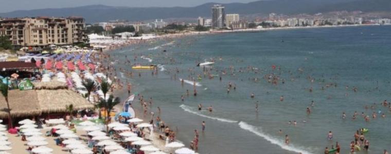 Търсят се 27 000 работници за туристическия сезон на Черноморието