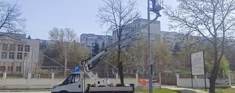 Започнаха дейности по проект за модернизация на част от уличното осветление в Добрич