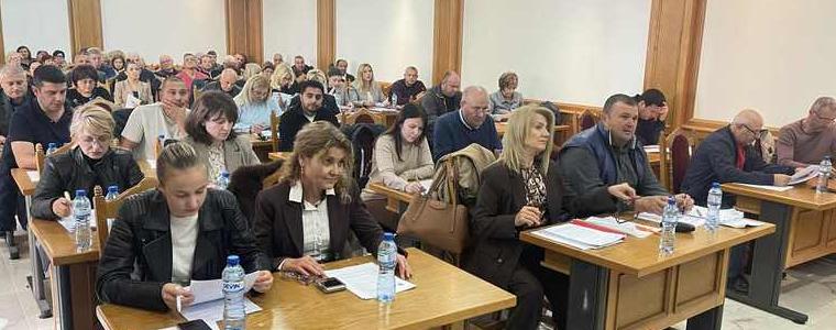 Заложиха средства за основен ремонт на водопровода по главната улица в село Долина (ВИДЕО)