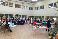 Избори и ябълки в ЧЕУ "Леонардо да Винчи" (СНИМКИ)