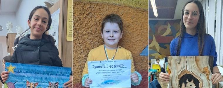 Отличия от различни конкурси за младежи от Клуб "Цветно" при Младежки център – Добрич