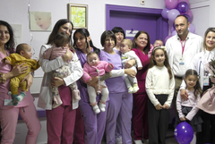 Медици, благодарни родители и пациенти отбелязаха Деня на недоносените деца (ВИДЕО)