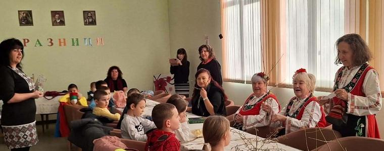 Деца от ДГ „Славейче“ гостуваха в НЧ „Възраждане – 1941“ в с. Одринци