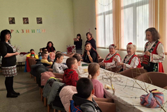 Деца от ДГ „Славейче“ гостуваха в НЧ „Възраждане – 1941“ в с. Одринци