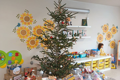 „Маратон на добротата“ донесе радост и подкрепа за най-малките пациенти в МБАЛ–Добрич