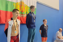 ПЛУВАНЕ: Димитър Георгиев с 4 златни медала от Държавното за деца