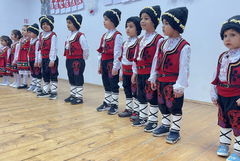 Празничен коледен концерт зарадва жителите на село Батово (СНИМКИ)