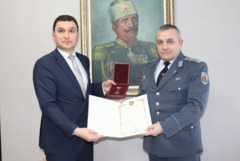 Кметът на Община Генерал Тошево с отличие от Министерството на отбраната