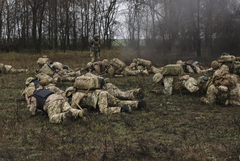 Украйна продължава да укрепва позициите си срещу Русия