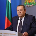 Около 60 000 заявления ще бъдат подадени за компенсацията от 20 евро за поскъпването на горивата, каза министър Хасан Адемов