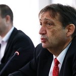 Министър Шишков сигнализира за проблеми с договорите за пътна поддръжка