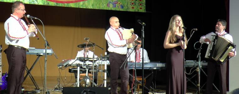 6 оркестъра взимат участие във Великденското надсвирване в Г.Тошево(ВИДЕО)