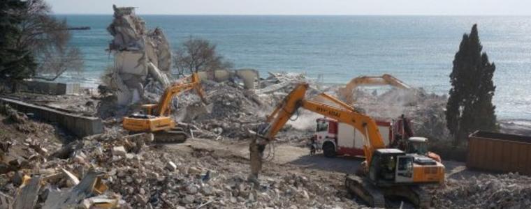Архитект: Хотелът край Варна трябваше да бъде взривен  