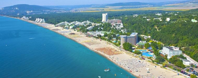 Атрактивна великденска украса посреща гостите на Албена