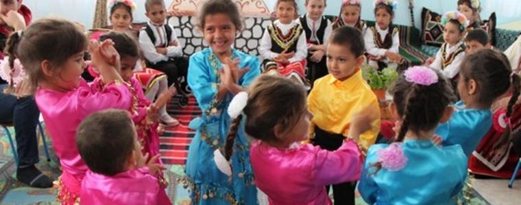 Малчугани от детската градина в с. Септемврийци пресъздадоха ромски и български обичай