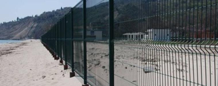 Оградата на плажа в с. Кранево е незаконна, показа проверка на ДНСК