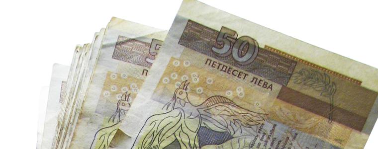 Разходите на българите растат, приходите - не