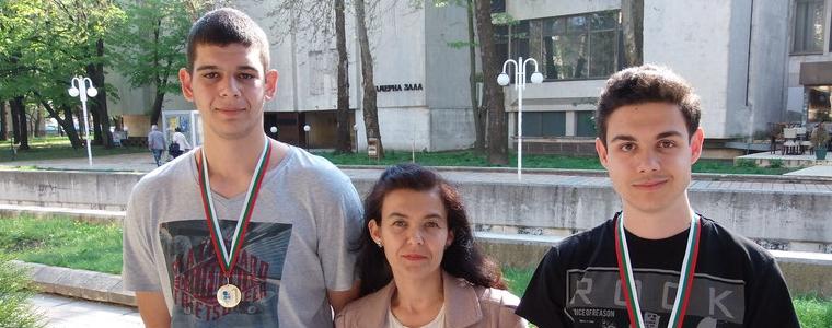 Талантливи ученици от Добрич с успехи на състезание по Информационни технологии