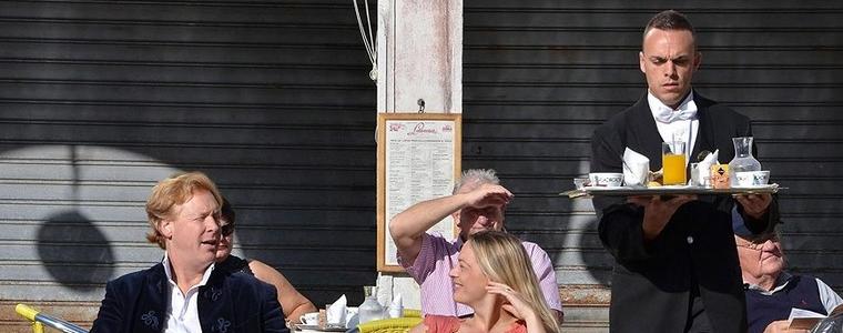 270 сервитьори търсят черноморските курорти чрез Бюрото по труда в Добрич