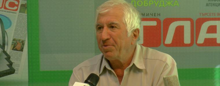 Фирма дари 5000 лева за нови костюми на ансамбъл „Добротица” (ВИДЕО)