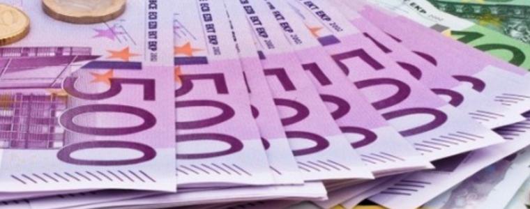 Еврото тръгна надолу заради ситуацията в Гърция