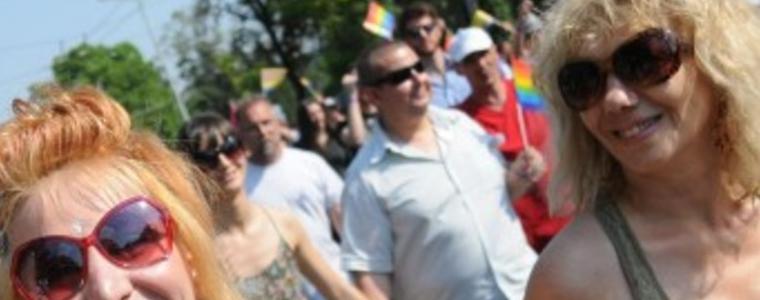 Свещеници скочиха срещу днешния гей парад