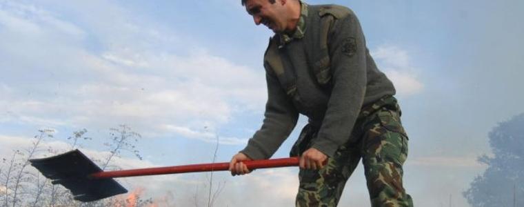 Армията се включи в гасенето на пожара край Харманли