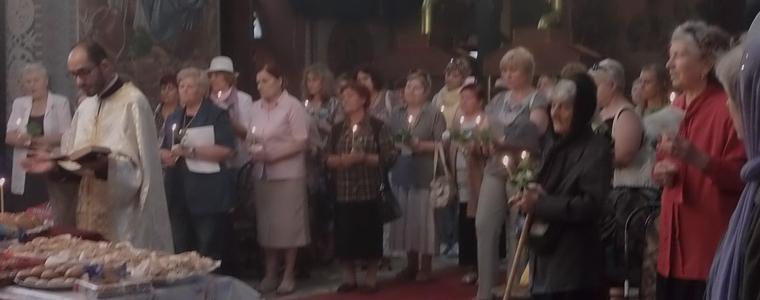 Молебен за здраве на пострадалите в наводнението, за доброволците и дарителите се отслужи в Добрич