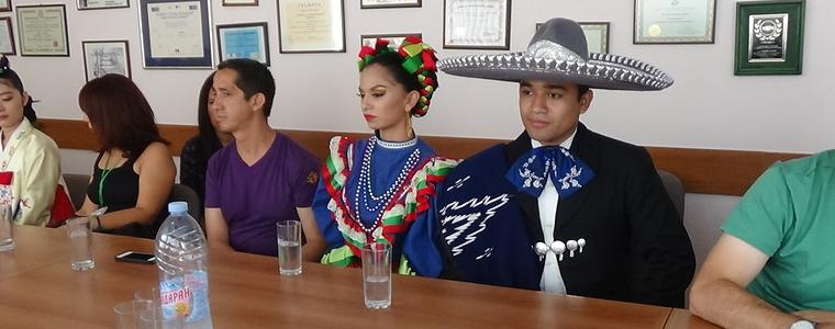 Три дни горещи ритми в центъра на Добрич обещава "Фолклор без граници" (ВИДЕО)