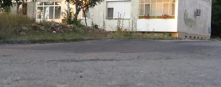 Внимание!Висока циментирана шахта между блокове 29 и 26  в кв.Дружба /ВИДЕО/