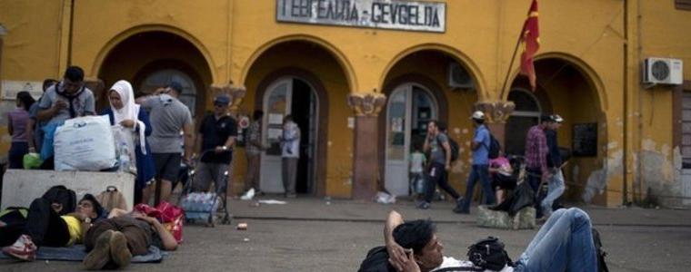 Бежански и имигрантски хаос на жп гара в Македония