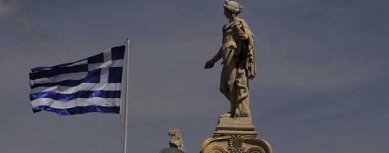 Гръцката минимална пенсия пада със 100 евро надолу