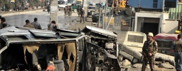 Осем цивилни са загинали при нападението срещу база на НАТО в Кабул