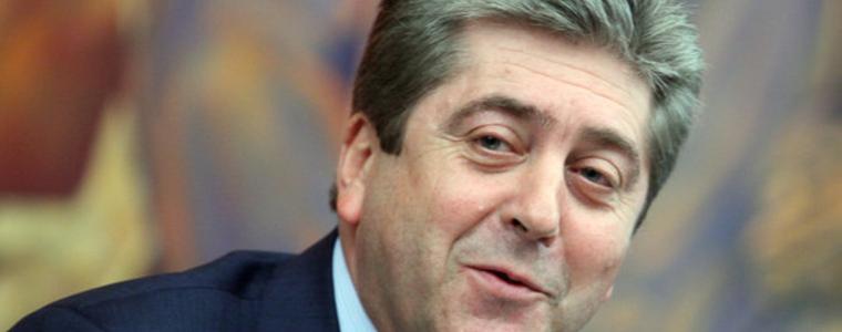 Първанов въртя и сука за хотела на сина му, помогнал малко