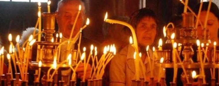 Скандал! Попове прибират хиляди от миряните, харчат ги за себе си
