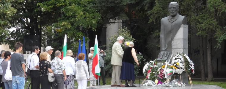 Добрич чества Съединението с общоградско поклонение на паметника на Захари Стоянов