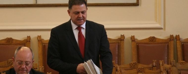 Догодина трябват повече пари за армията, категоричен Ненчев