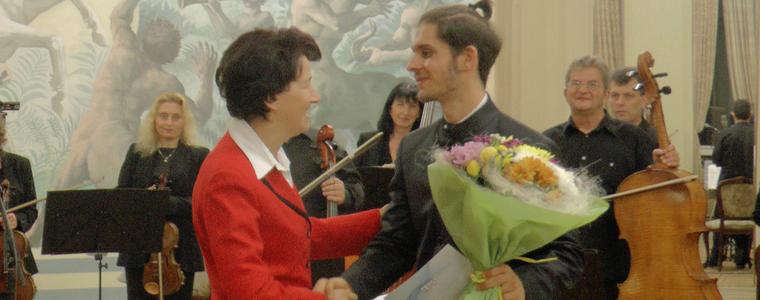 ИЗБОРИ 2015: Милен Апостолов благодари на Детелина Николова за възможността да дирижира в родния град (ВИДЕО)