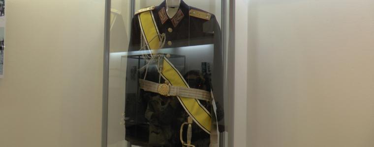 Изложба показва празничната униформа на ген. Попов (ВИДЕО)